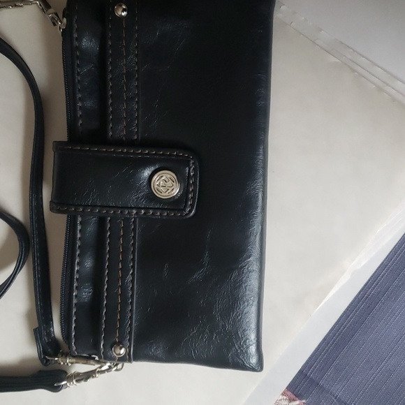 RELIC by Fossil leather wristlet wallet with crossbody strap. - Picture 2 of 4